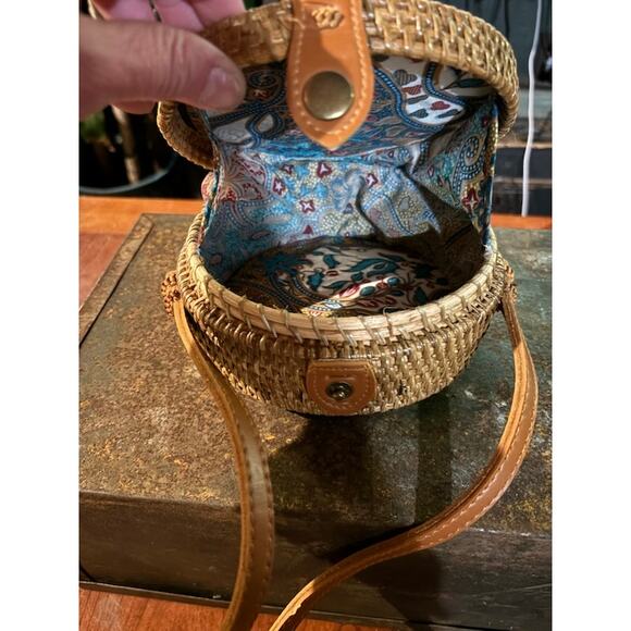 Handwoven round Rattan straw brown tan Purse shoulder bag leather strap - Picture 7 of 9